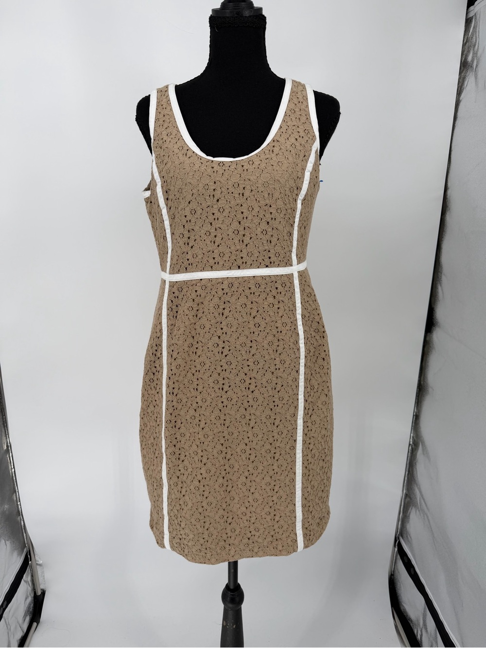Michael Kors Sleeveless Tan Lace Dress with White Piping - lined- size 8